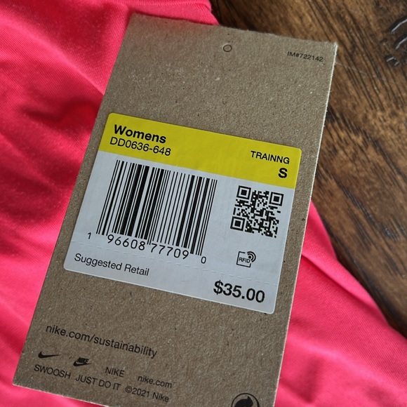 NWT!! Nike women’s tank top, pink color - Picture 11 of 12